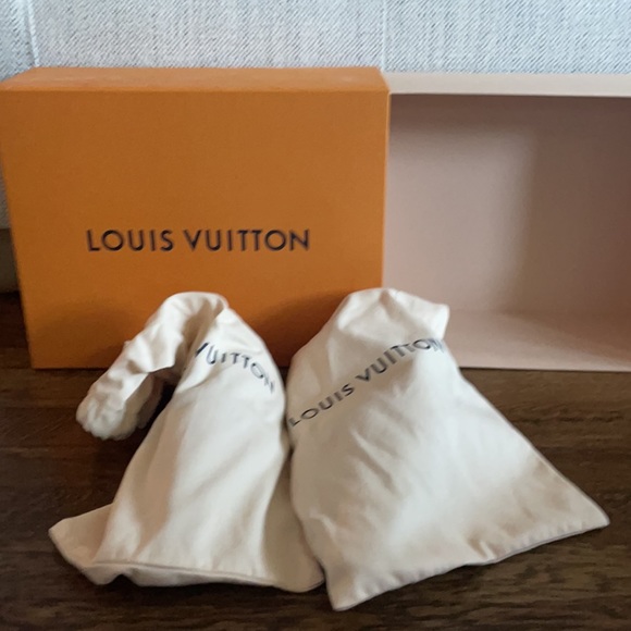 Louis Vuitton Paris - Picture 4 of 5